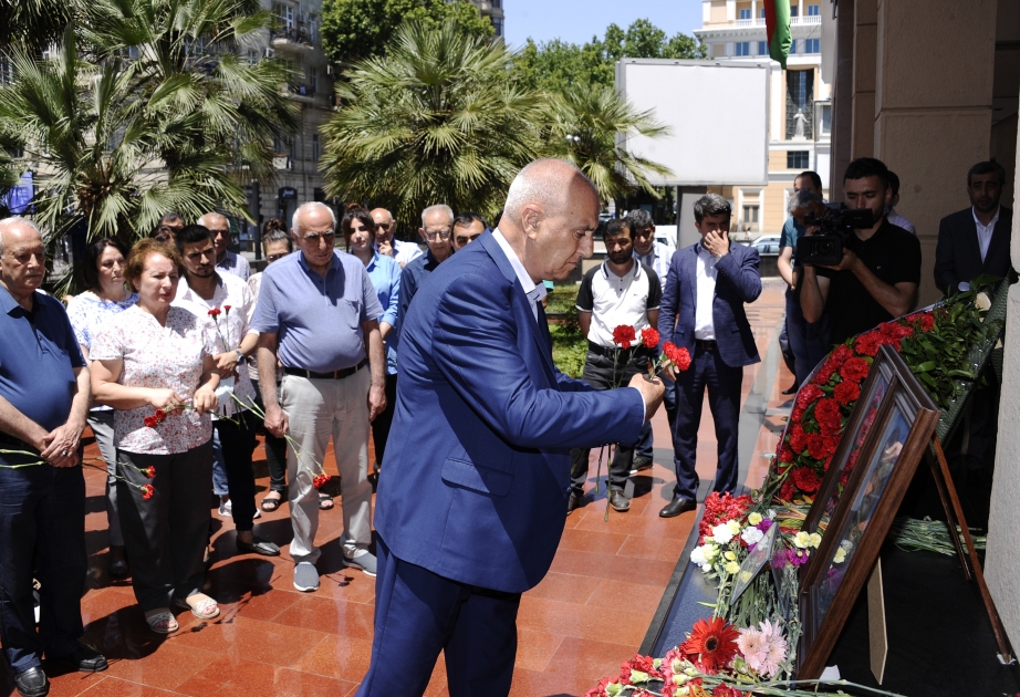 L’AZERTAC commémore la mémoire des journalistes tombés en martyrs VIDEO