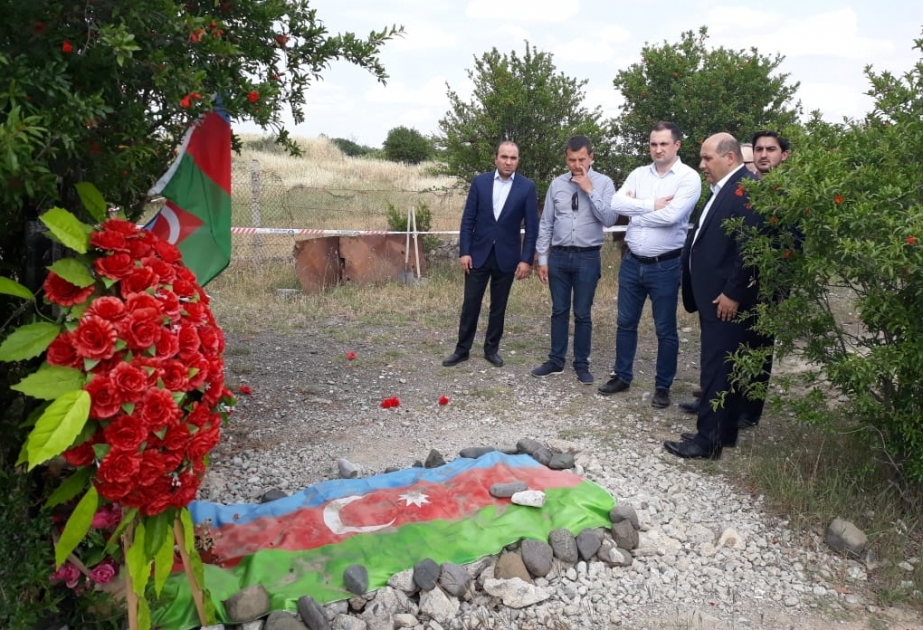 Latviya Seyminin nümayəndə heyəti Ağdamın Şəhidlər xiyabanında erməni barbarlığının şahidi olub