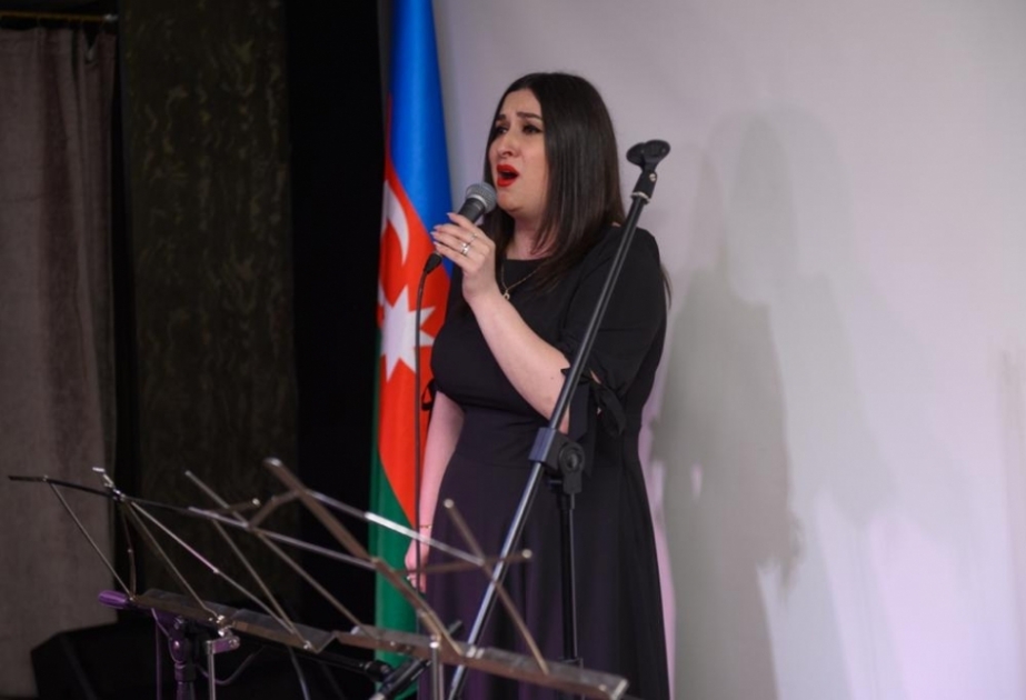 Заслуженная артистка Азербайджана Регина Рустамова заняла первое место на конкурсе вокалистов