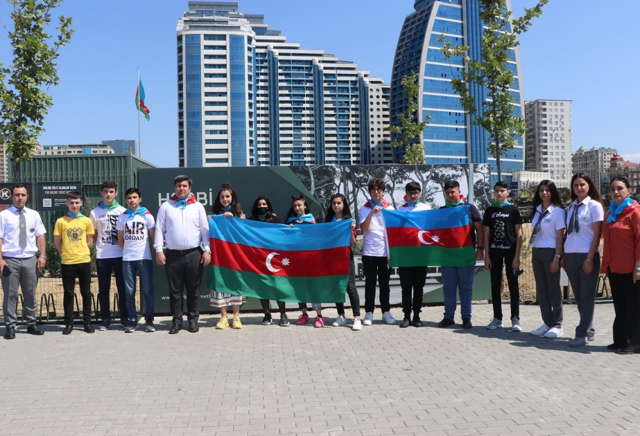 “Məktəblinin dostu” layihəsi çərçivəsində şagirdlərin Hərbi Qənimətlər Parkına ekskursiyası təşkil olunub