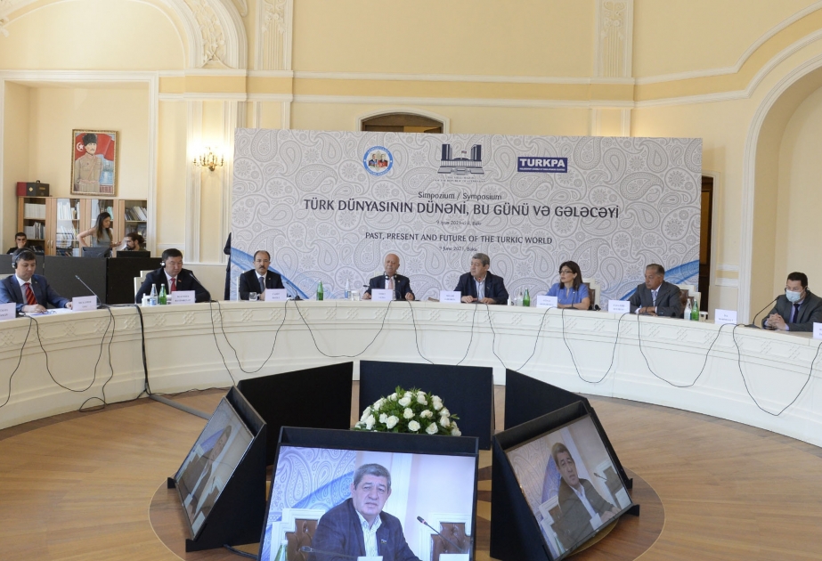 Bakıda “Türk dünyasının dünəni, bu günü və gələcəyi” mövzusunda simpozium keçirilib