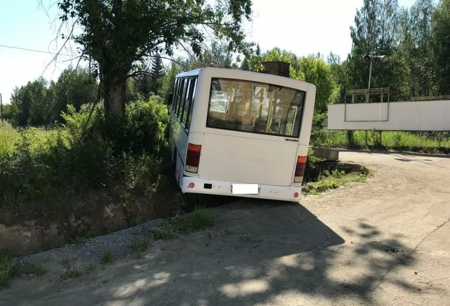 Sverdlovsk vilayətində avtobus qəzası nəticəsində altı nəfər həlak olub
