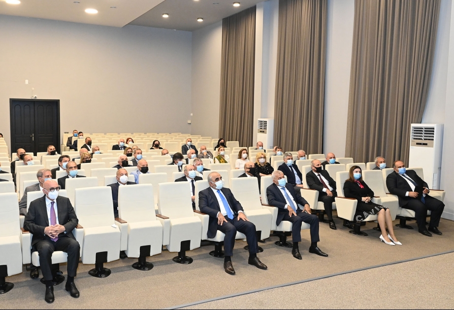 UNEC əməkdaşlarına dövlət təltifləri təqdim edilib
