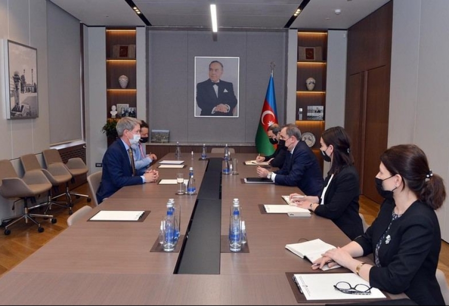 Azərbaycanın xarici işlər naziri Böyük Britaniya və Şimali İrlandiya Birləşmiş Krallığının ölkəmizdəki səfiri ilə görüşüb