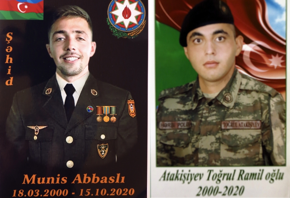 Köynəyi yaşıl oğlanlar