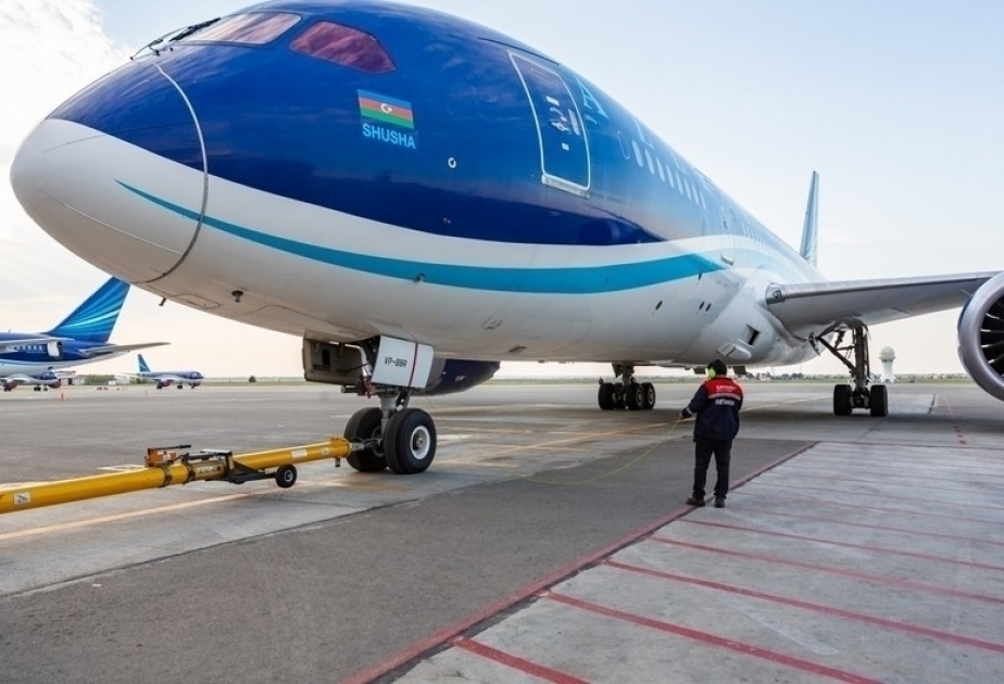 Los extranjeros que lleguen a Azerbaiyán por vía aérea necesitarán el pasaporte COVID-19