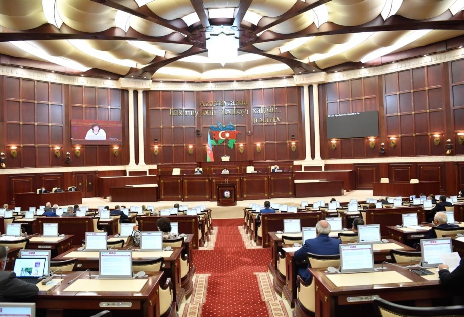 Milli Məclisin növbədənkənar sessiyasının növbəti iclası keçirilib