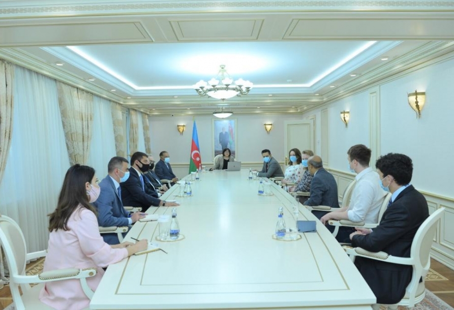 Milli Məclisin sədri Azərbaycanda səfərdə olan Böyük Britaniya nümayəndə heyəti ilə görüşüb