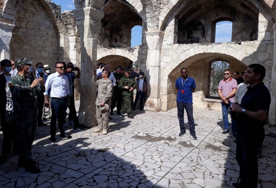 Ermənilər Ağdamı tərk etməmişdən qabaq mal-qara saxladıqları Qiyaslı məscidini yandırıblar