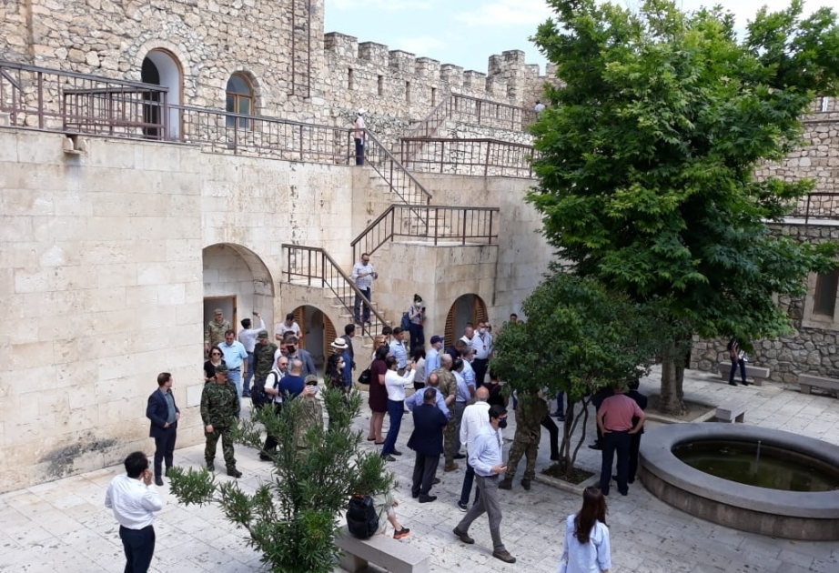 Los diplomáticos extranjeros visitaron la fortaleza de Shahbulag y la zona donde se establecerá un parque en Aghdam