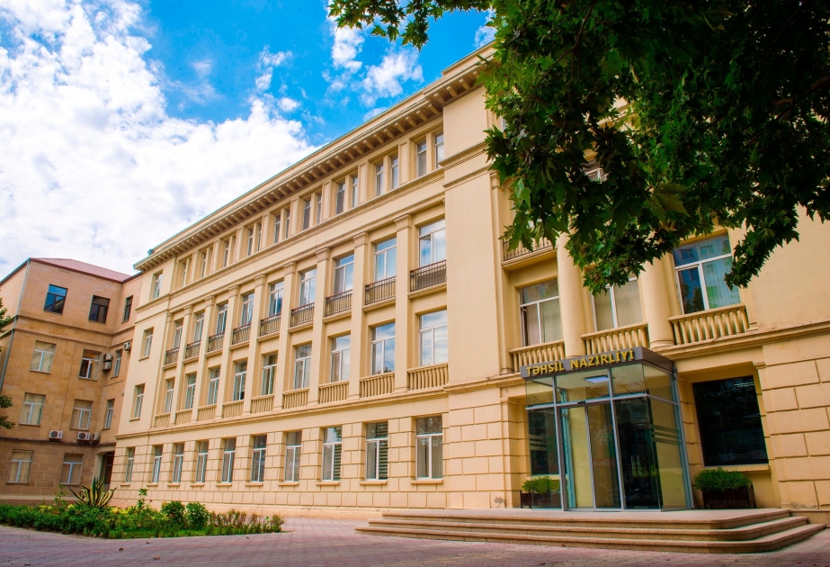 La dernière cloche sonne dans les écoles secondaires azerbaïdjanaises