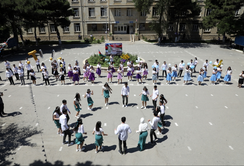 220 nömrəli məktəb-liseydə “Son zəng” tədbiri