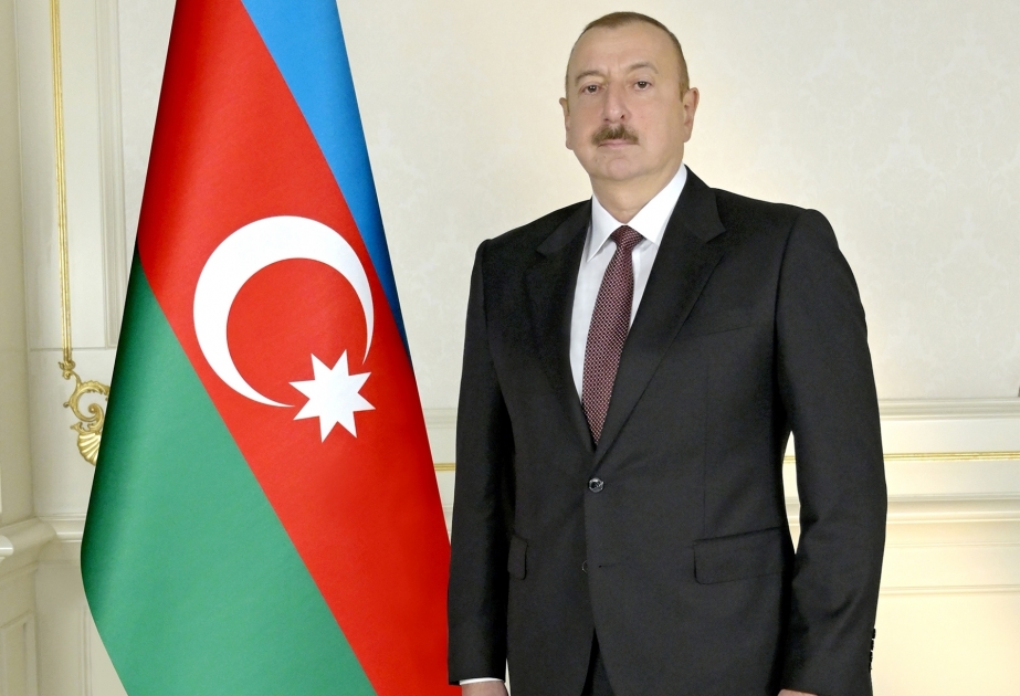 El presidente Ilham Aliyev firma una orden para premiar a los periodistas que se convirtieron en mártires en Kalbajar