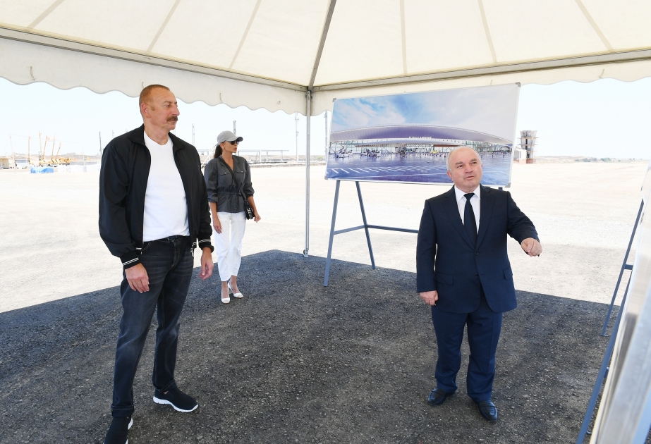 Prezident İlham Əliyev və birinci xanım Mehriban Əliyeva Füzuli rayonuna səfərə gəliblər  Füzuli Beynəlxalq Hava Limanında tikinti işlərinin gedişi ilə tanışlıq YENİLƏNİB VİDEO