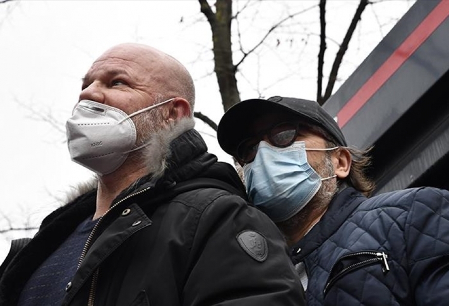 Francia estudia la posibilidad de que en julio no se utilicen máscaras médicas en exteriores