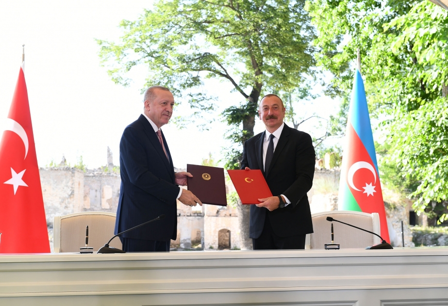 L’Azerbaïdjan et la Turquie signent la Déclaration de Choucha sur les relations d’alliance VIDEO