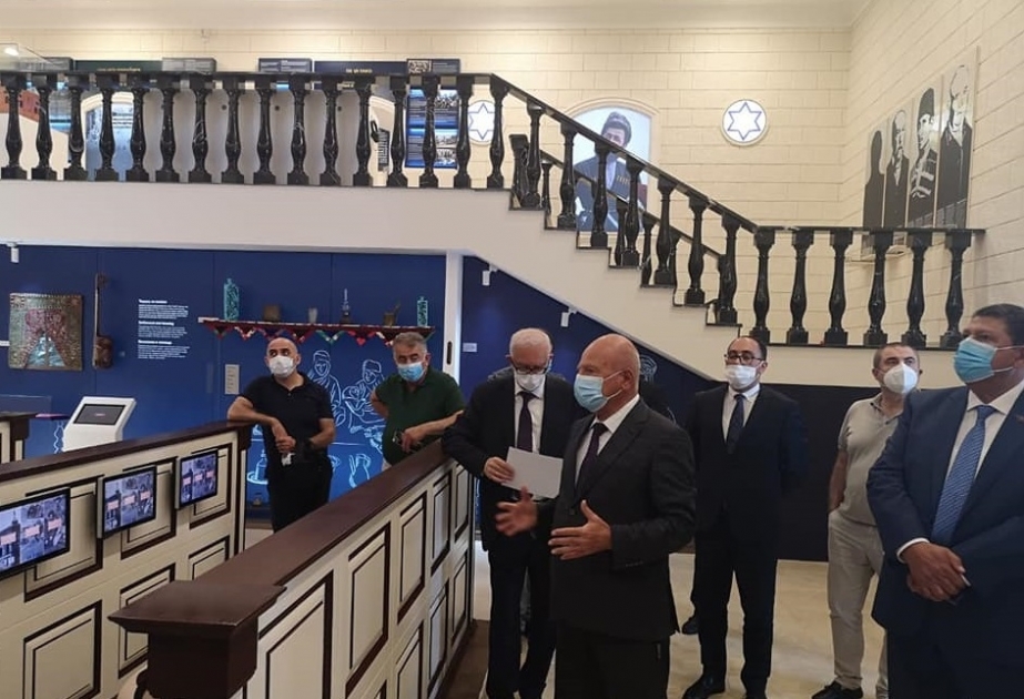 İsrail səfiri Qusar şəhərində İlizarovun ixtirasına ucaldılan abidənin açılışında iştirak edib