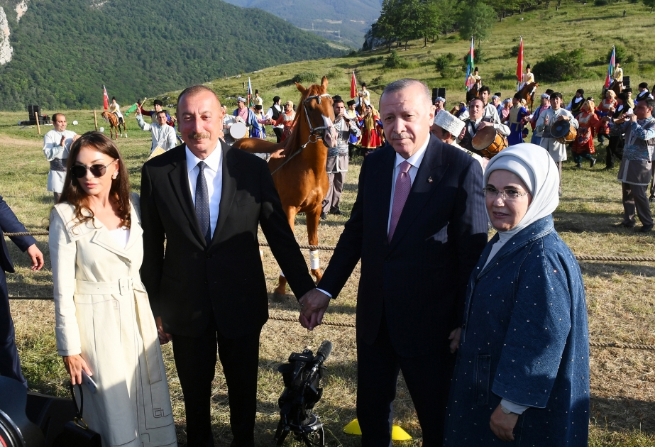 Se presenta en Shusha la composición "Patrimonio Musical y Caballos de Karabaj en Jidir Duzu", organizada por la Fundación Heydar Aliyev
