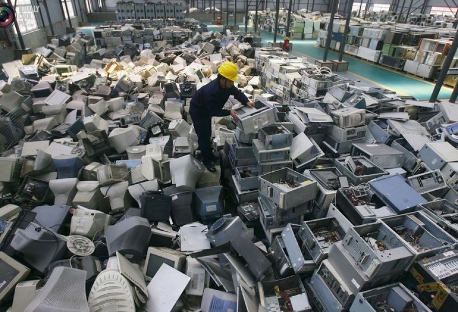 В ВОЗ призывают оградить детей от вредного воздействия электронных отходов