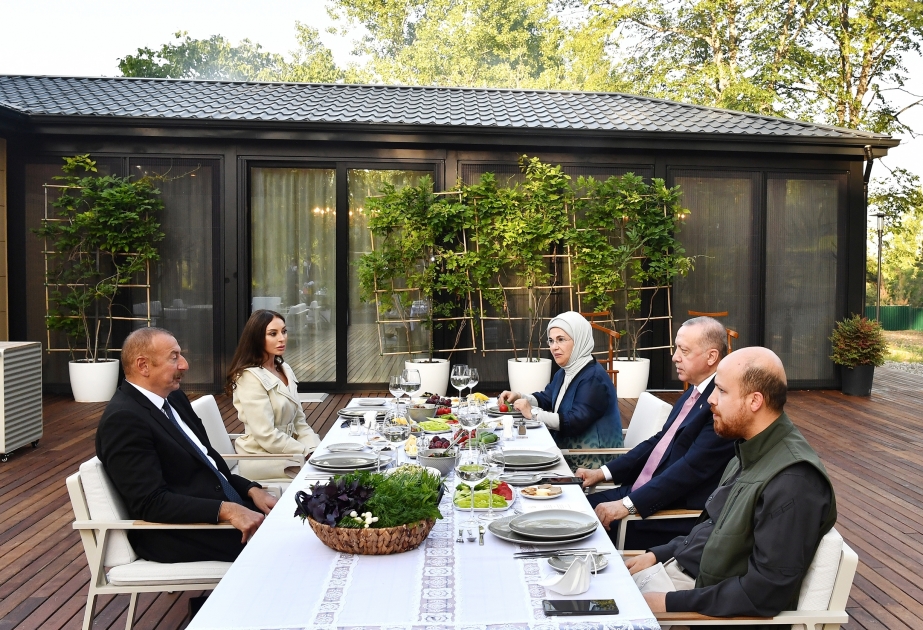 Los presidentes de Azerbaiyán y Turquía cenaron juntos en Shusha