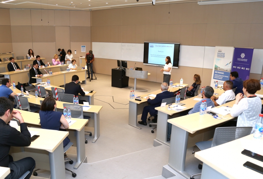 ADA Universitetində keçirilən silsilə seminarlara ikinci qrup media nümayəndələri qoşulublar