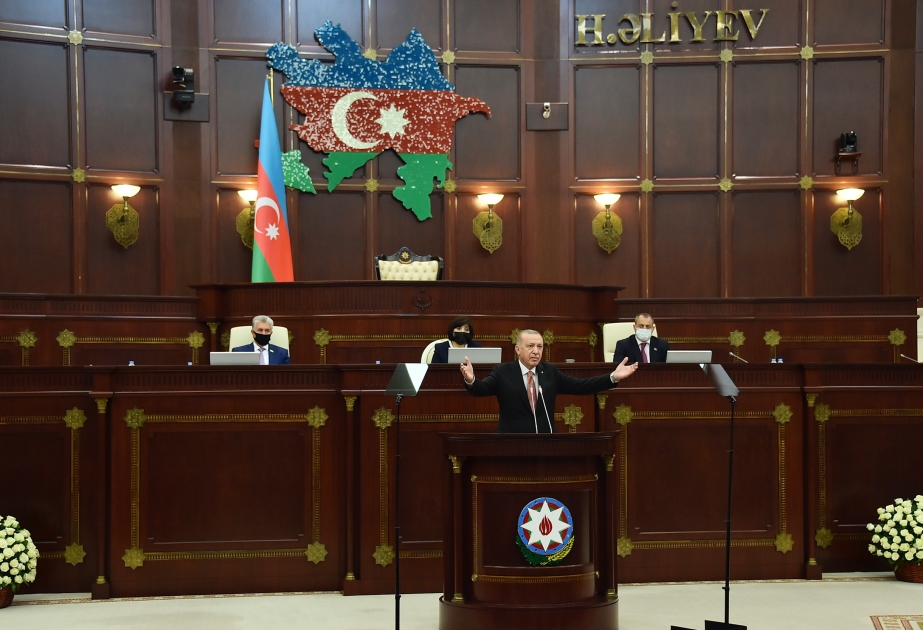 Rəcəb Tayyib Ərdoğan: Türkiyə bütün imkanları ilə Azərbaycanın yanındadır və yanında olacaq