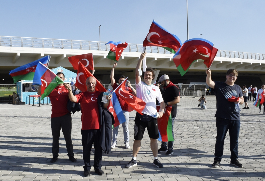 Hazırda bütün futbolsevərlərin diqqəti Bakı Olimpiya Stadionuna yönəlib -  FOTOREPORTAJ