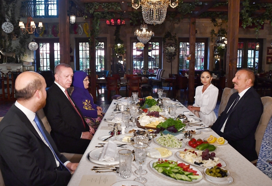 Gastmahl zu Ehren von Präsident Recep Tayyip Erdogan VIDEO