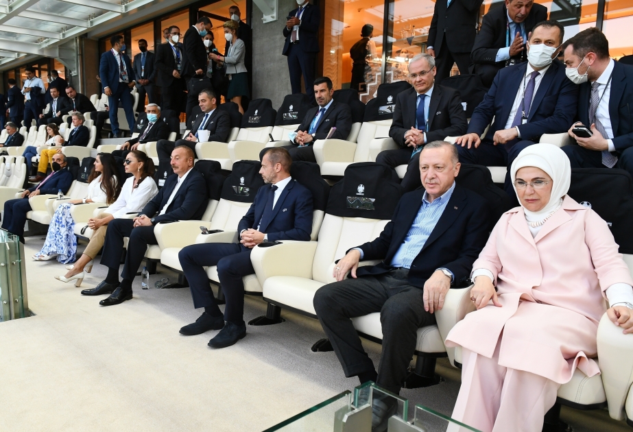 Le Stade olympique de Bakou a accueilli le match Turquie-Pays de Galles dans la phase finale du Championnat d’Europe  Les présidents azerbaïdjanais et turc ont assisté au match VIDEO