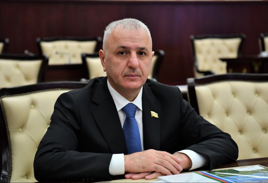 Qılınc və qələm bir yerdə olanda, barış da etibarlı olur