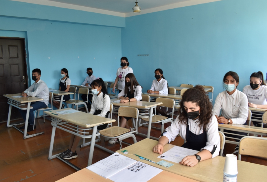 Qaxda buraxılış imtahanları üç mərkəzdə aparılıb