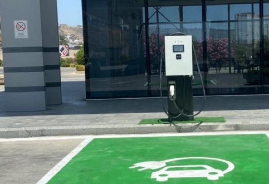 SOCAR-ın yanacaqdoldurma məntəqələrində elektromobillərin şarjı üçün avadanlıq quraşdırılıb