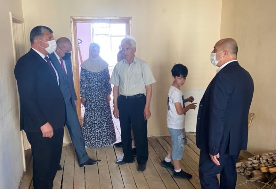 Nəsimi rayonunda şəhid ailəsinin yaşadığı binanın həyətində və mənzilində əsaslı təmir işləri aparılır