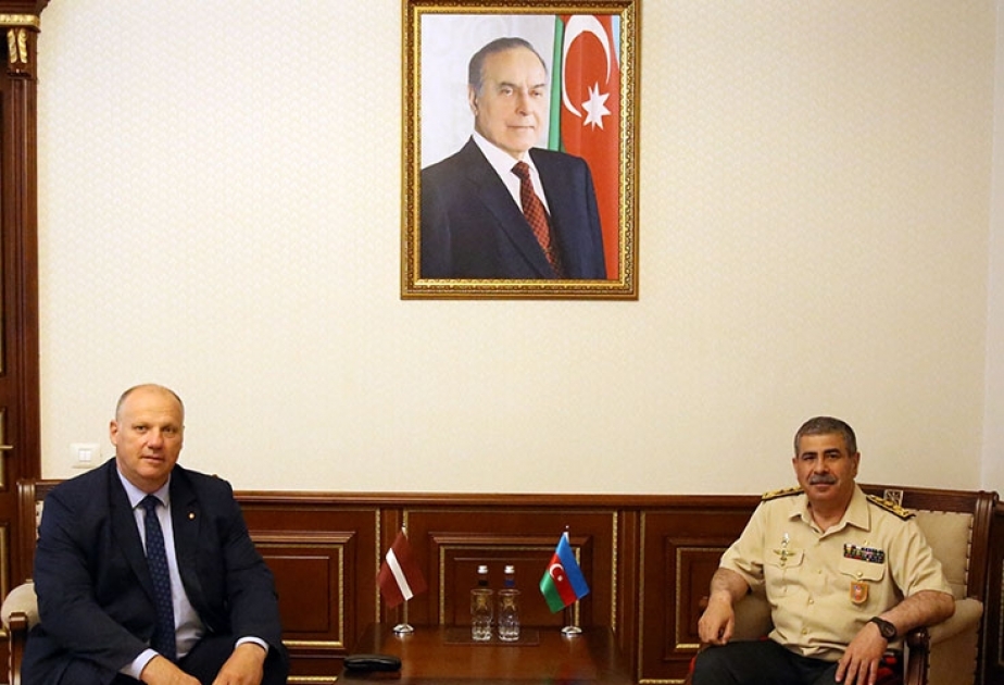 Azərbaycanın müdafiə naziri Latviyanın NATO-nun Parlament Assambleyasındakı nümayəndə heyətinin üzvü ilə görüşüb