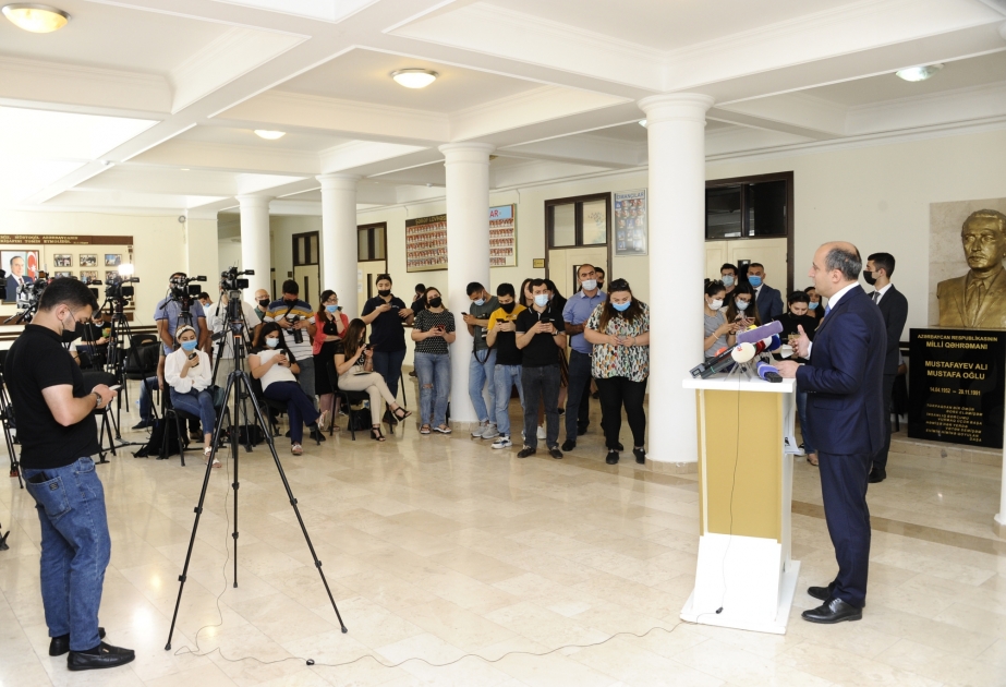 Təhsil naziri: Tələbə kreditini 20 il müddətinə qaytara biləcək