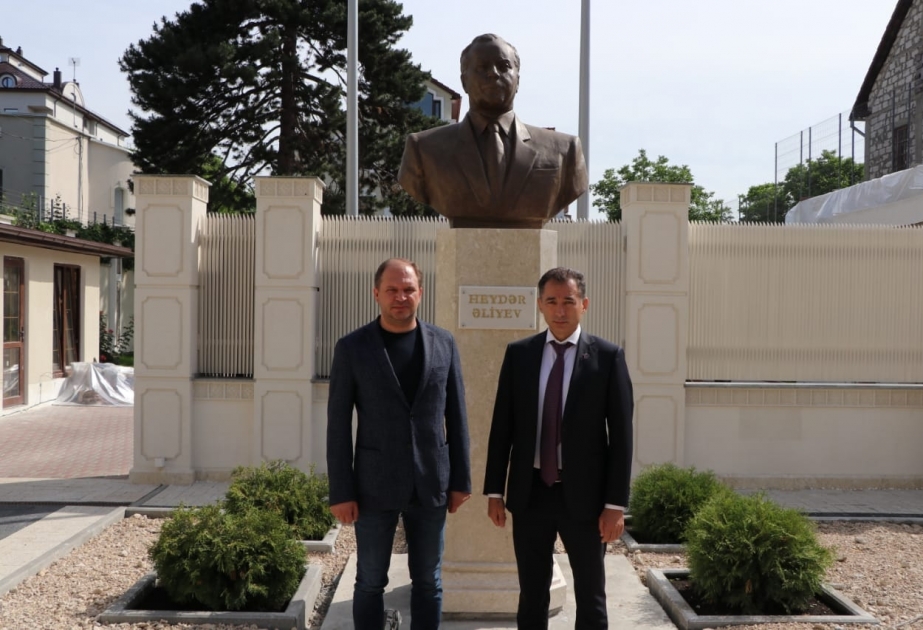 Kişineu ilə Bakı arasında əlaqələrin genişləndirilməsi məsələləri müzakirə olunub