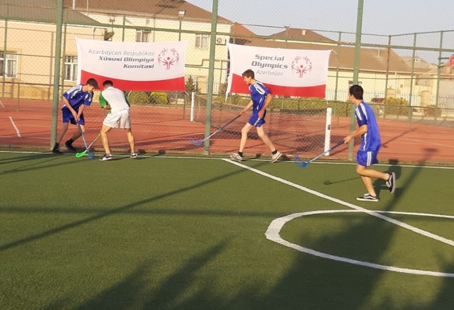 Xüsusi olimpiyaçılar arasında keçirilən florbol yarışlarının qalibləri müəyyənləşib