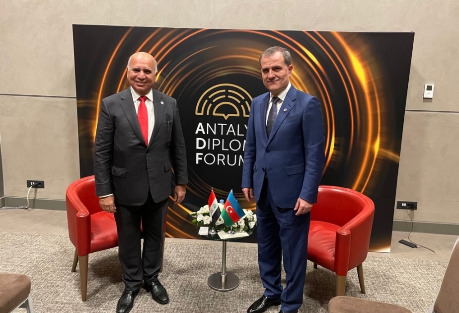 Azərbaycan xarici işlər naziri Antalyada iraqlı həmkarı ilə görüşüb