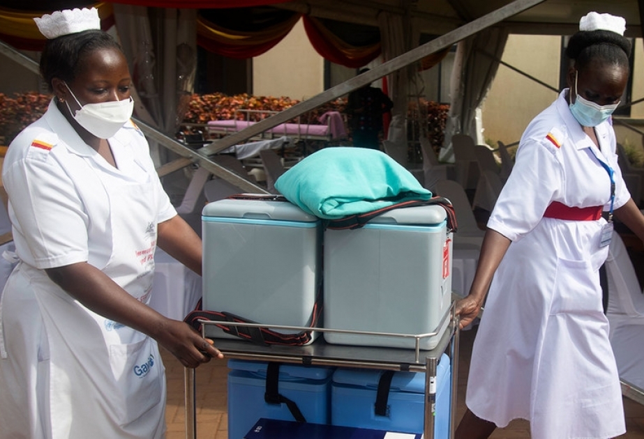 В Африке пандемия на подъеме, при этом вакцинировано менее 1 процента населения континента