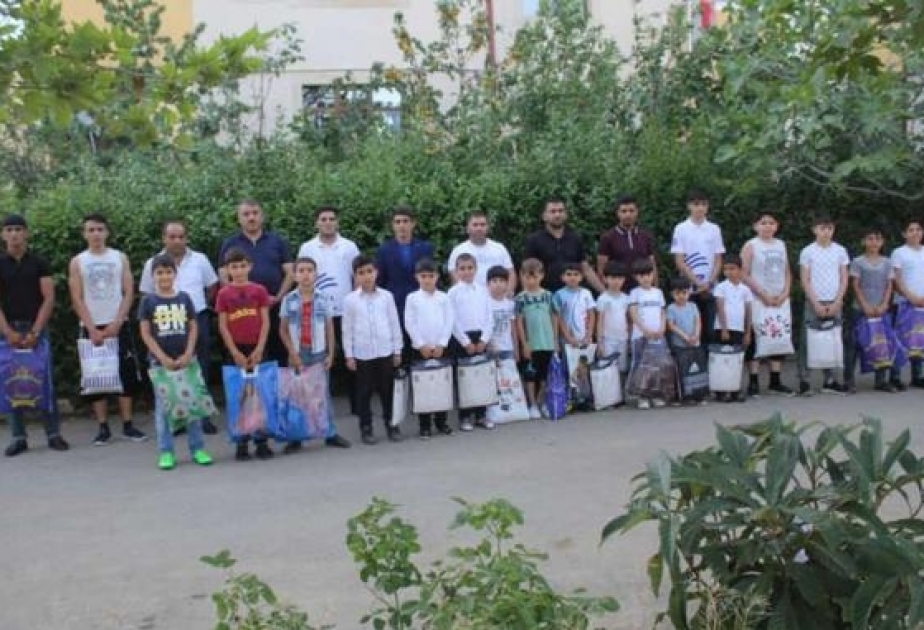 Azərbaycan Cüdo Federasiyası yeniyetmə idmançılara kimonolar təqdim edib