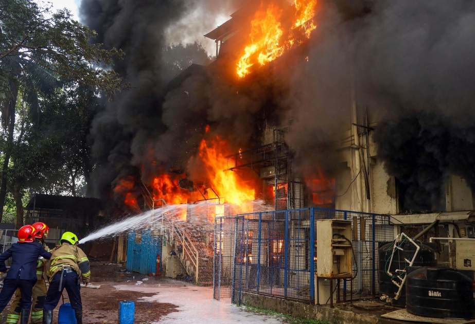 Hindistanda ayaqqabı fabrikində baş verən yanğın nəticəsində altı nəfər itkin düşüb