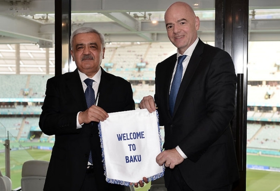 رئيس الاتحاد الأذربيجاني لكرة القدم يلتقي برئيس الاتحاد الدولي لكرة القدم