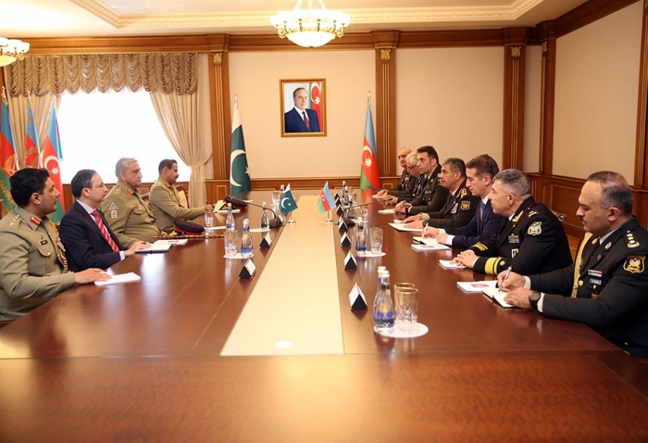 Azerbaiyán y Pakistán debaten sobre la ampliación de la cooperación militar