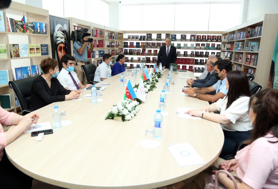 “Şairlik şöhrətinin kölgəsində qalmış mütəfəkkir: Nizami Gəncəvinin elmi dünyagörüşü haqqında” kitabının təqdimatı olub