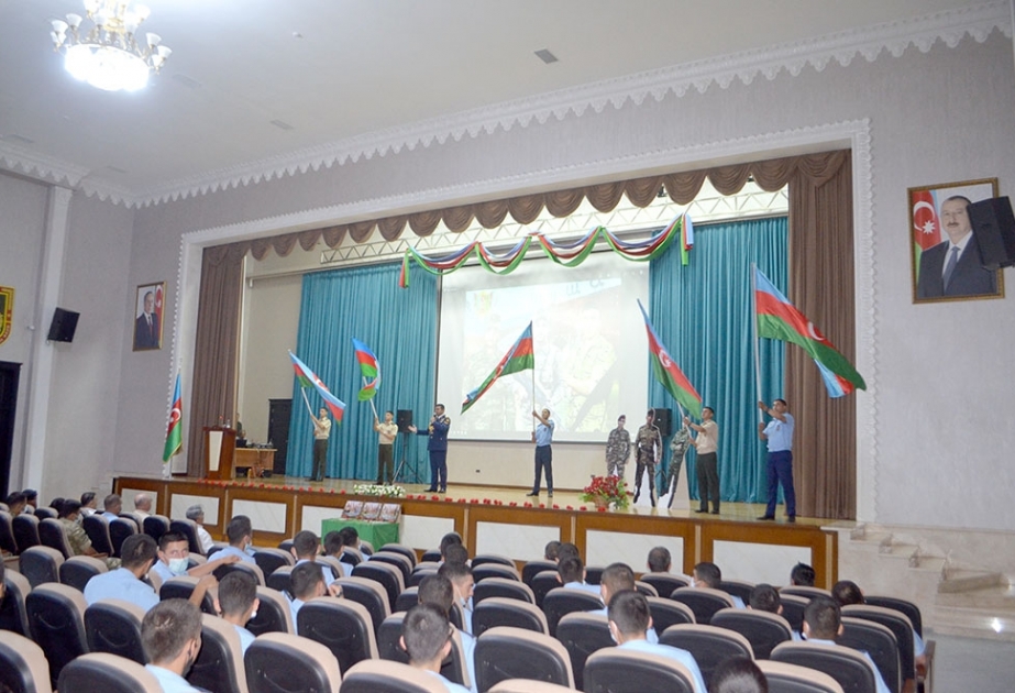 Heydər Əliyev adına Ali Hərbi Məktəbdə şəhidlərin anım mərasimi keçirilib