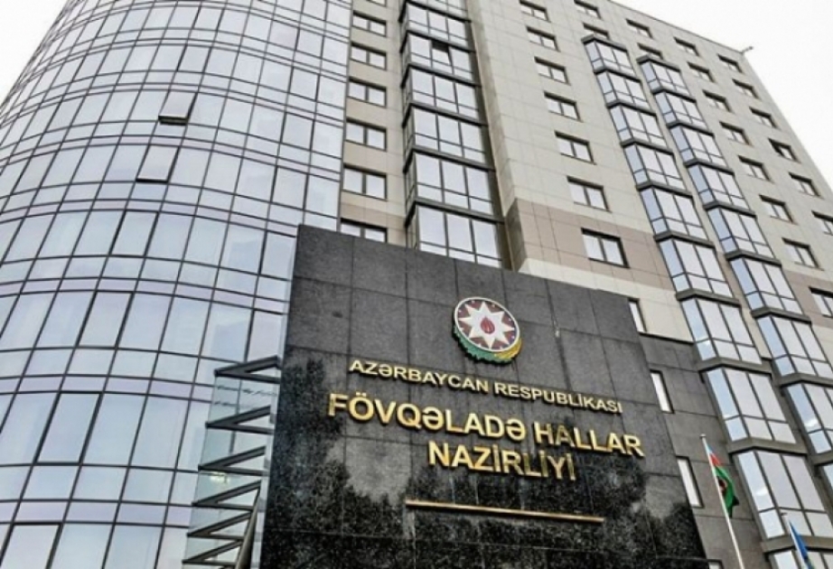 Fövqəladə Hallar Nazirliyi Bakıda binada baş verən partlayışla bağlı məlumat yayıb