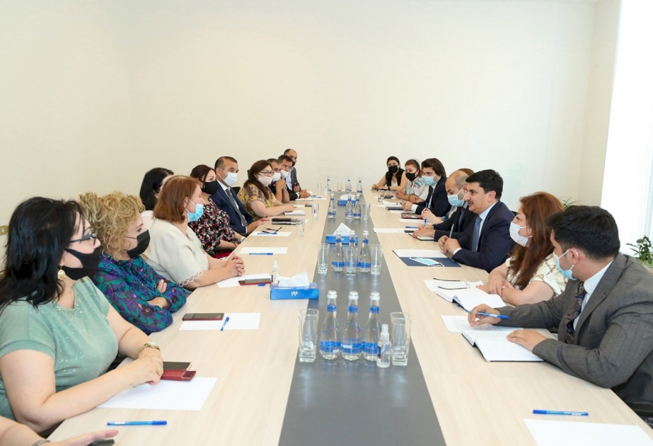 Sosial Xidmətlər Agentliyində uşaqlarla bağlı fəaliyyət göstərən QHT-lərlə görüş keçirilib