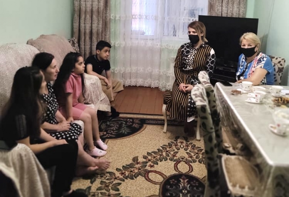 Sumqayıt mədəniyyət işçiləri şəhid ailəsini ziyarət ediblər