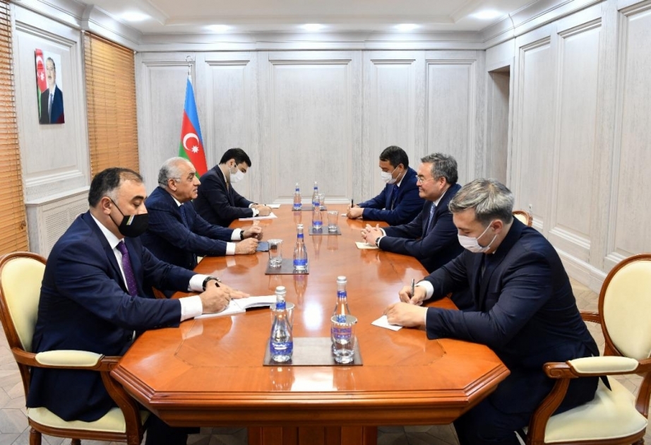 Le Premier ministre Ali Assadov rencontre le vice-Premier ministre kazakh