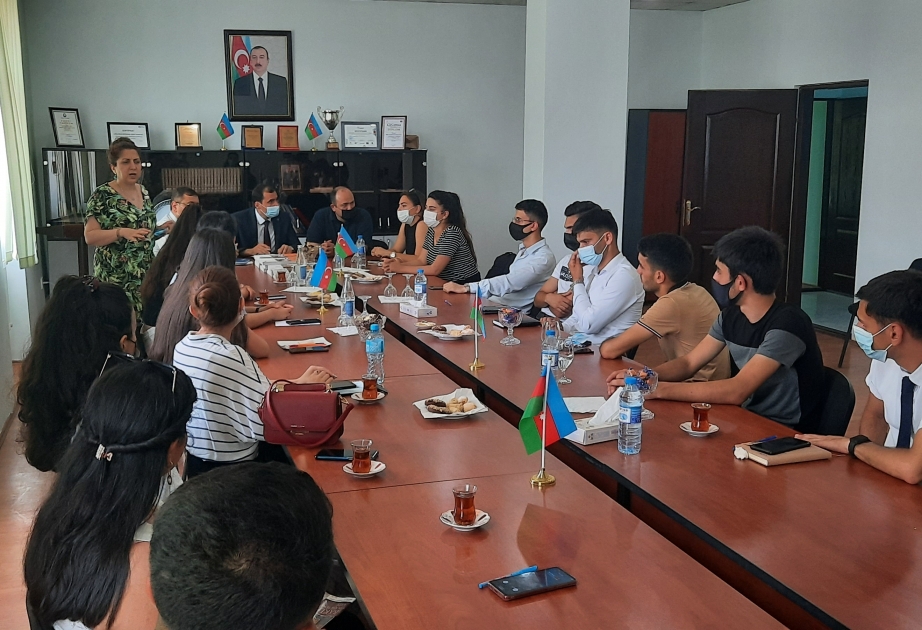 Lənkəranda gənclər üçün insan hüquqları və təhsil mövzusunda seminar keçirilib
